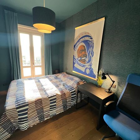 Room With Private Balcony On The Dora River Turin Exterior photo