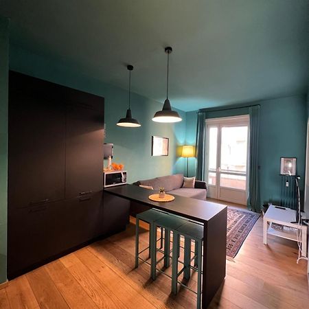 Room With Private Balcony On The Dora River Turin Exterior photo