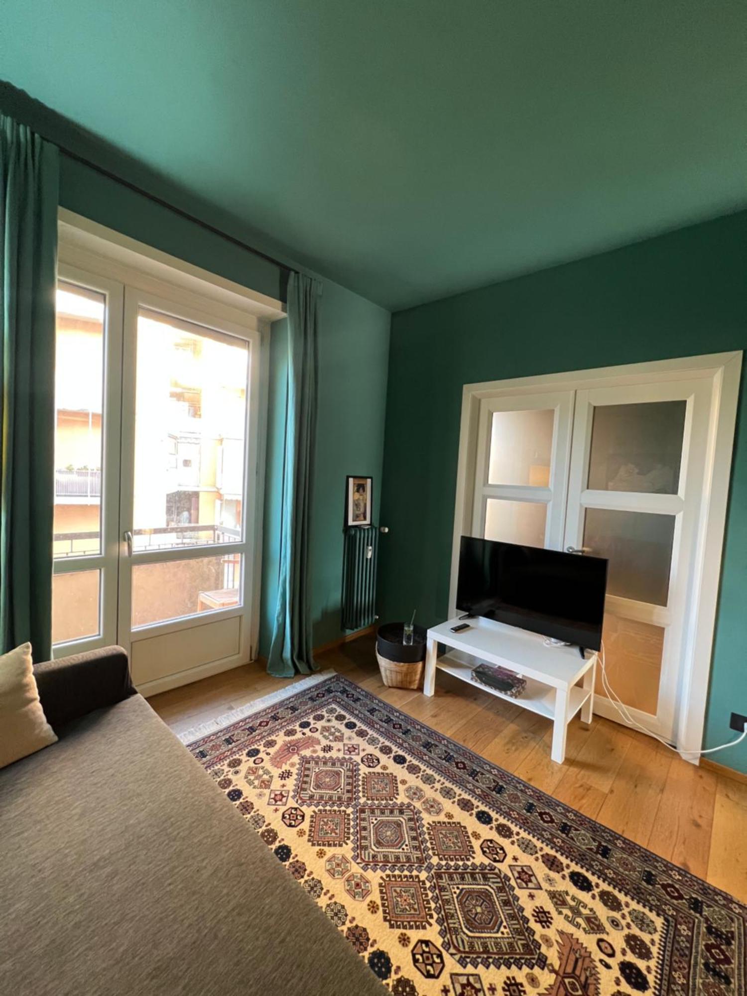Room With Private Balcony On The Dora River Turin Exterior photo