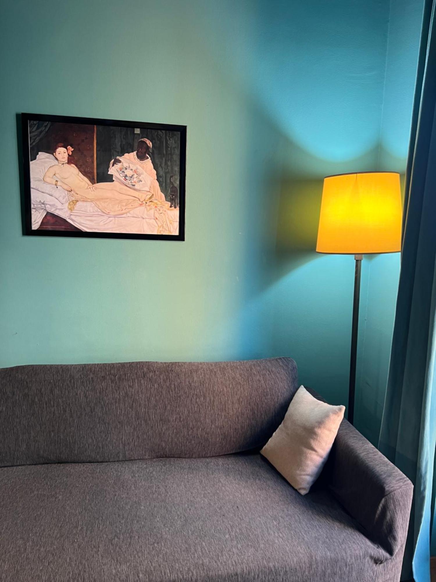 Room With Private Balcony On The Dora River Turin Exterior photo